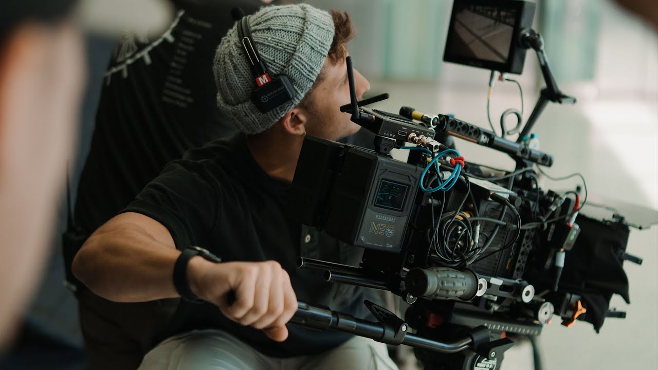 Стать штатным кинооператором