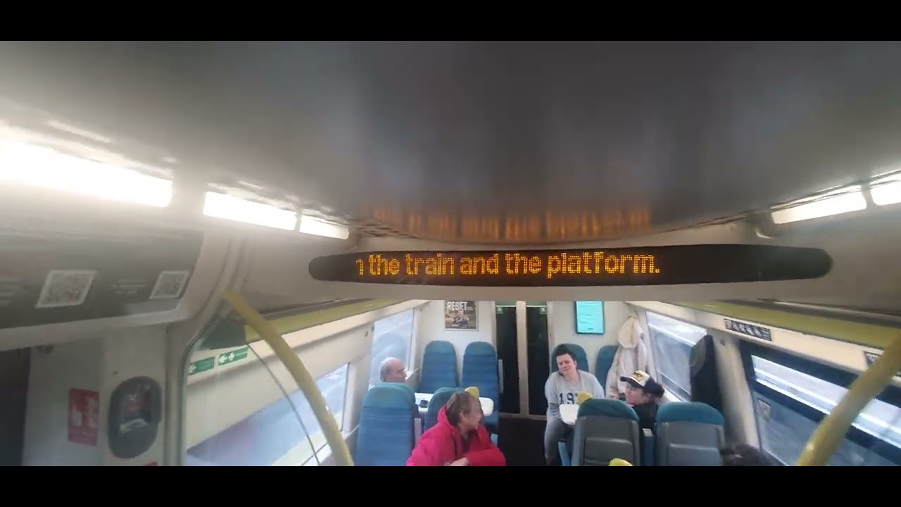 Southern Class 377/1 Announcement Approaching Horsham 23rd January 2026