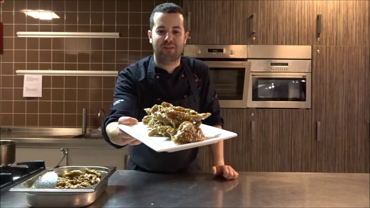 koken met chef Mohamed:  chebakia (honingkoekjes) #5