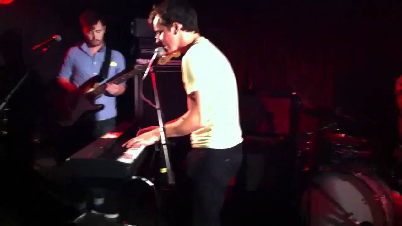 Paper lions travelling live