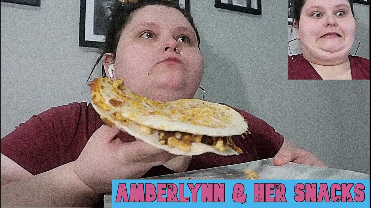 someone sent Amberlynn over 40 snacks