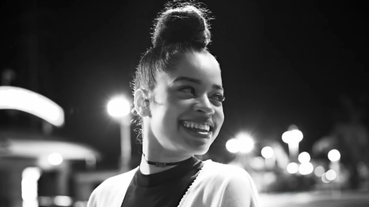 Ella mai - I Don’t Wanna Look Back (Lyrics video)