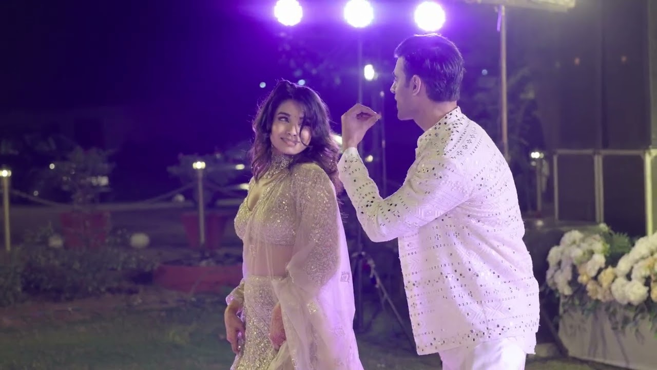 OUR COUPLE DANCE❤️ | ENGAGEMENT BIRDE & GROOM SANGEET PERFORMANCE | VISHAL & AYUSHI