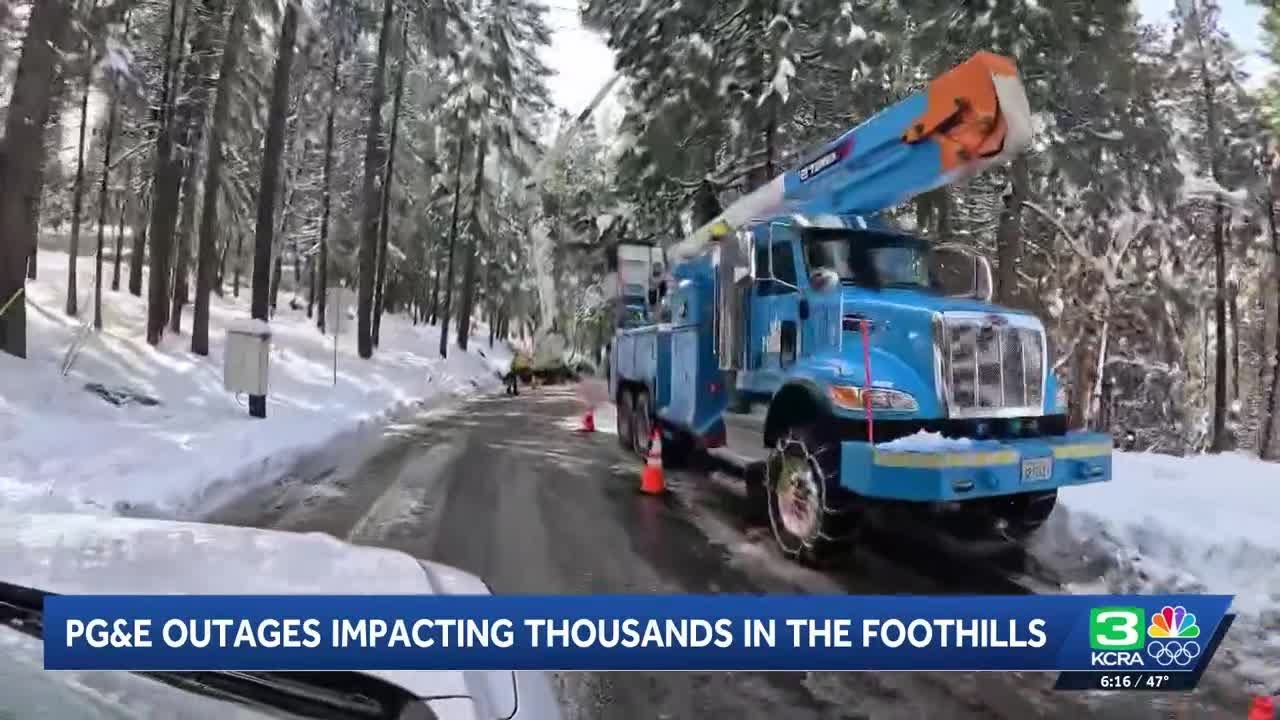 PG&E crews race to restore power after heavy snow, despite challenges