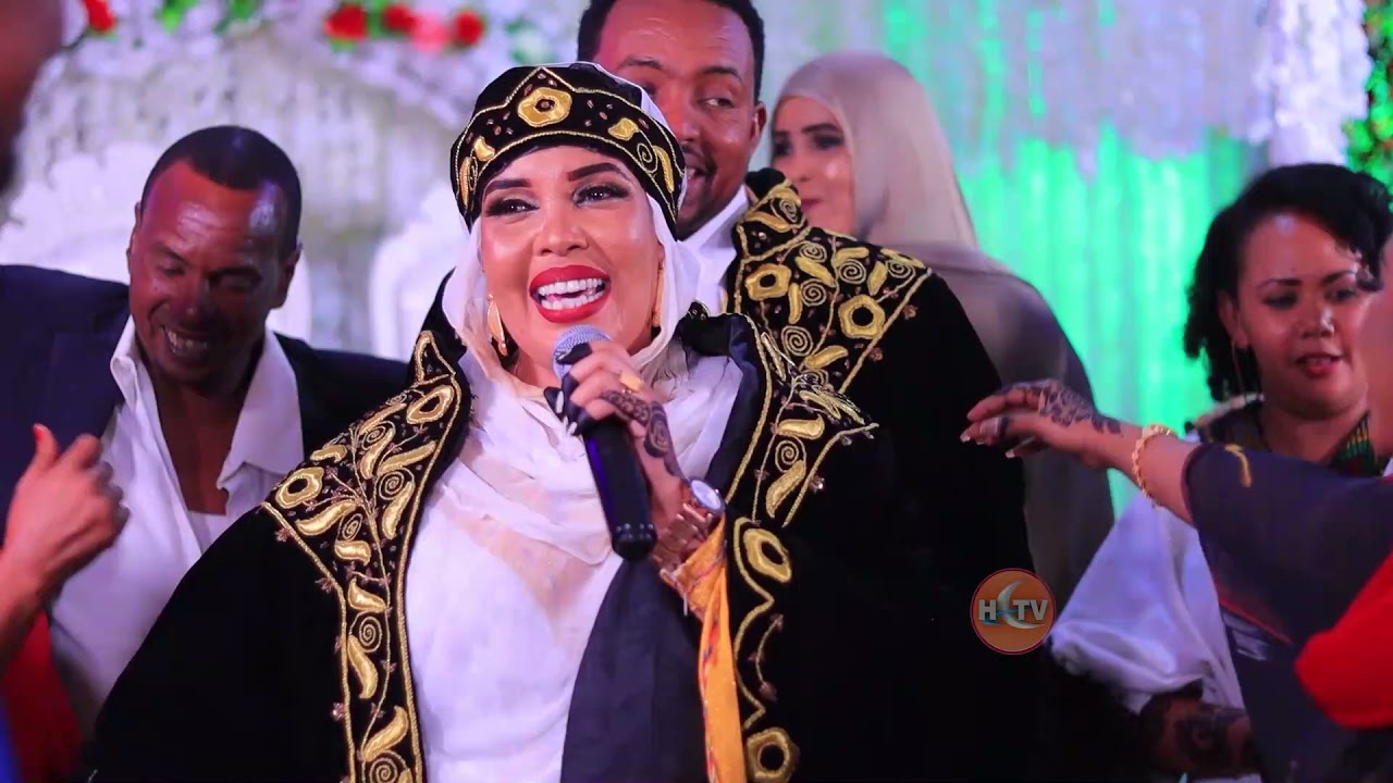 Safiya Tusmo oo  ka heestay arooskeeda