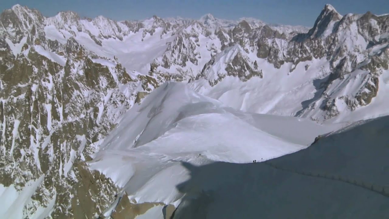 Unbelievable cable car speed flying - Antoine Montant in Chamonix, France