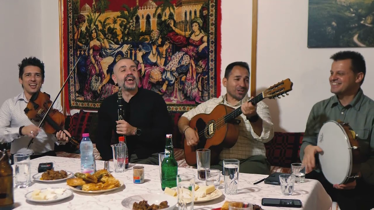 Είμαι μικρό το μαύρο - Εβραϊκή - Αράπικο | Γλέντι στα σκέτα 2022