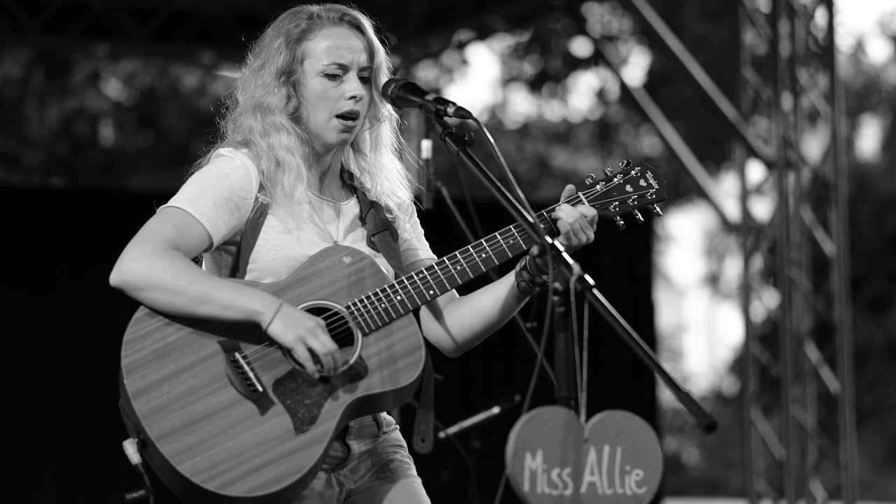 Miss Allie im Klostergarten Rostock