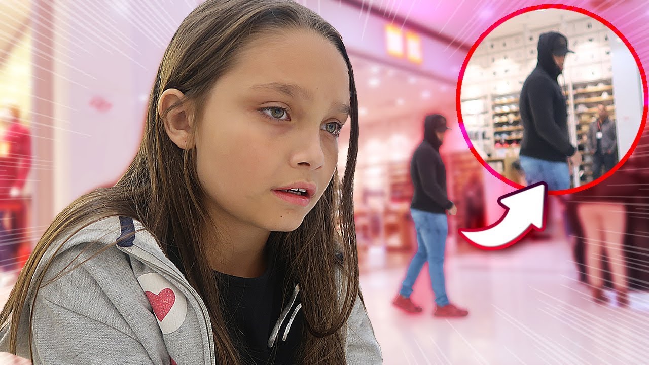 Um ESTRANHO estava no shopping 
