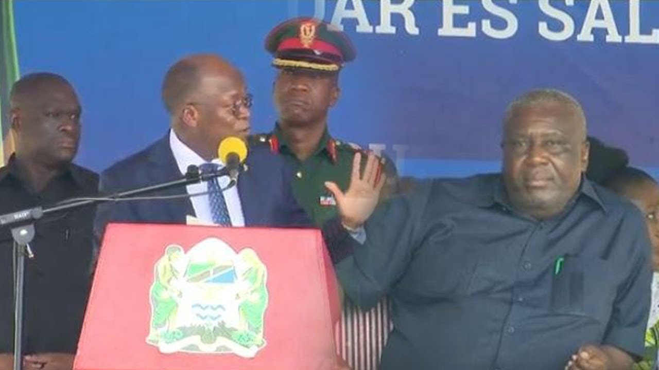 Waziri wa mambo ya ndani hayupo/kaandika barua ya kujiuzulu.