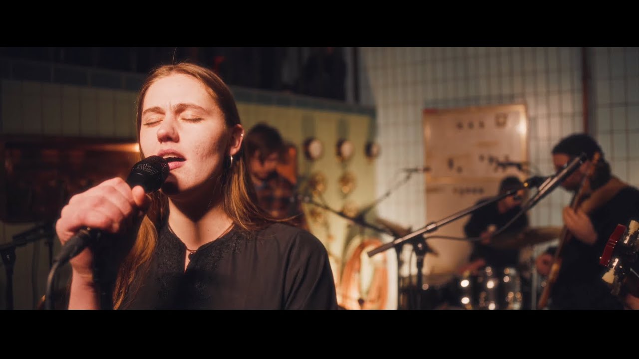 Sara Fjeldvær - The Way You Love Me (LIVE at E.C. Dahls)