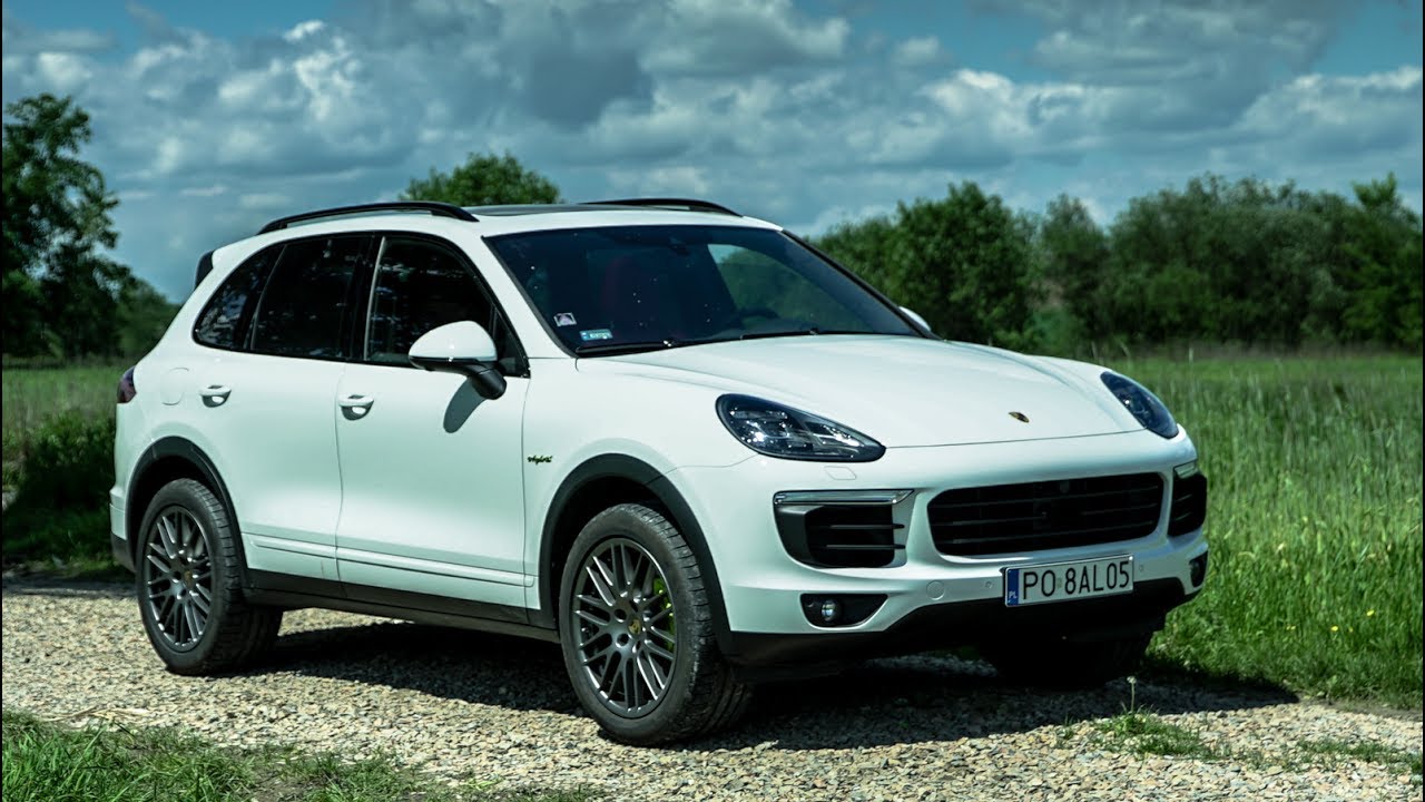 2017 Porsche Cayenne S E-hybrid - overview, sound, drone footage and driving