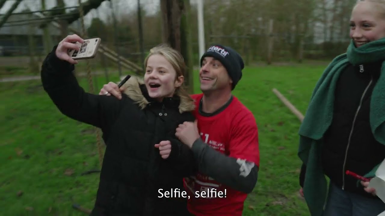 Stertil 4; Emiel oefent de tarzanswing