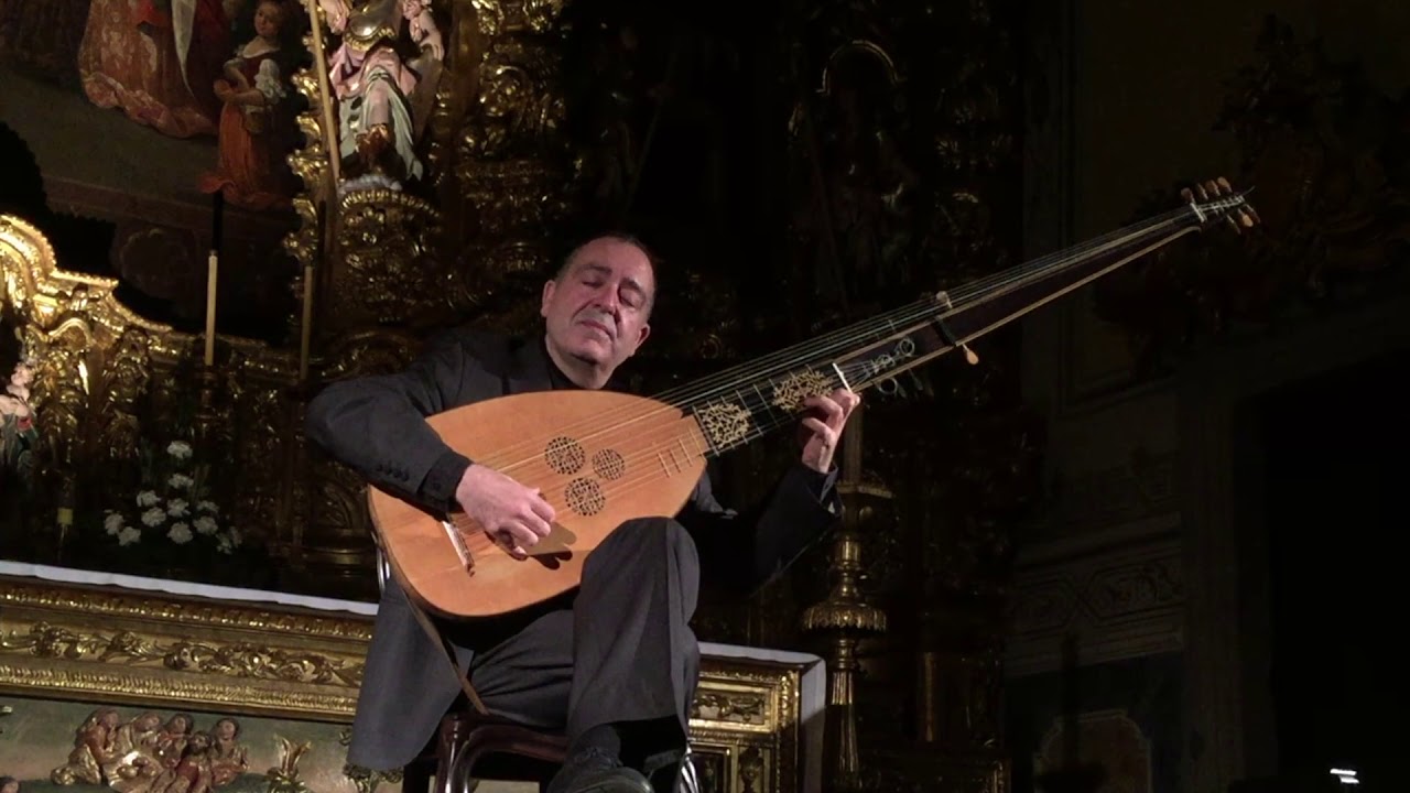 LIVE Chaconne pour théorbe en la mineur, Robert de Visée/Xavier Díaz-Latorre 14c. Theorbo