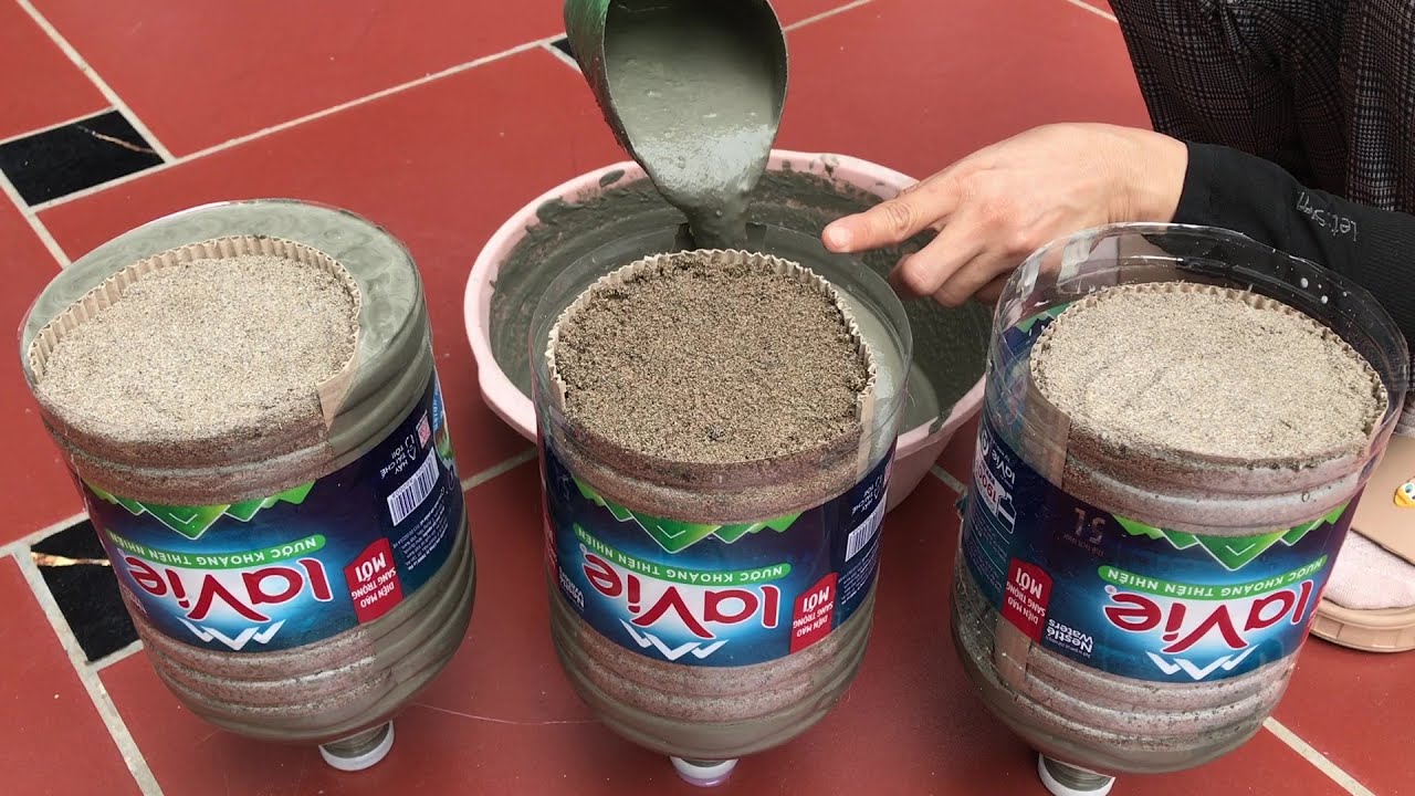The awesomeness of used plastic water bottles / Create beautiful cement garden pots