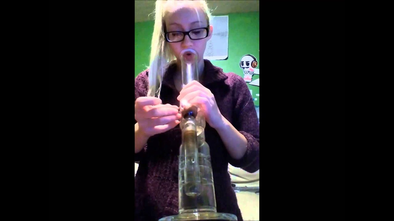New stuff + Blonde Girl Bong Rips