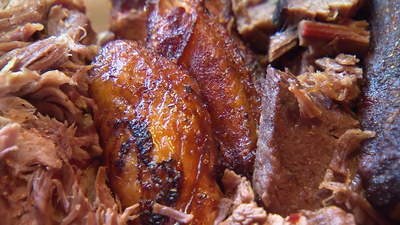 Reggi's BBQ & Wings | Tennessee Crossroads | Episode 2934.1