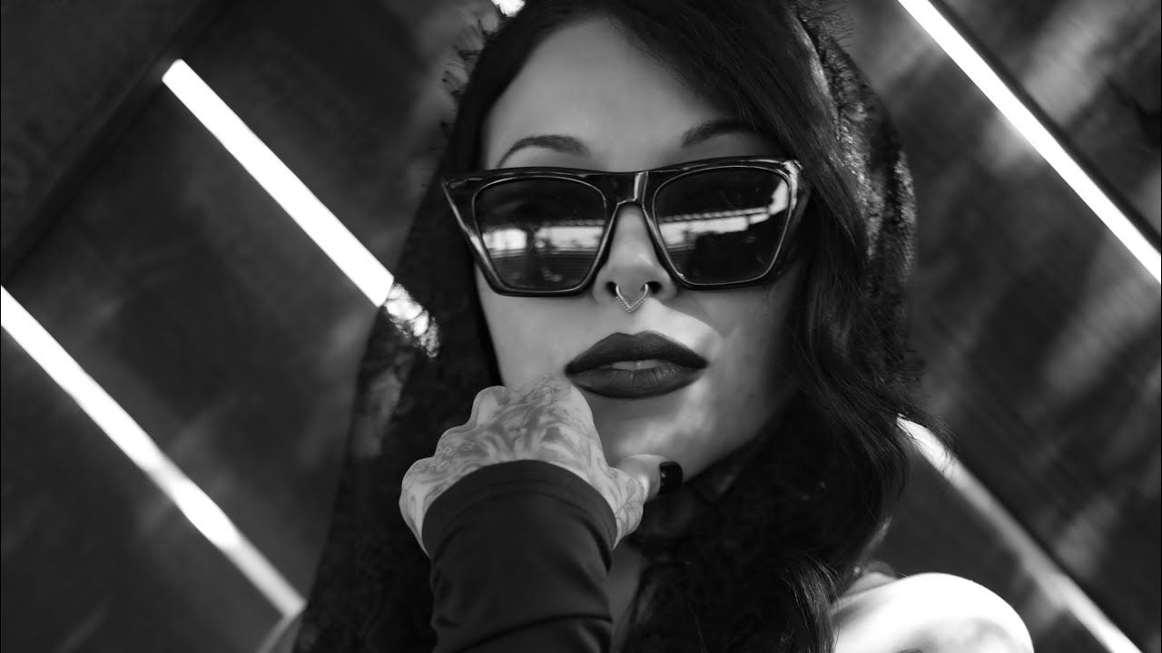 Pulling them out in Public: Leica M11 and M11 Mononchrome How I Work a Model in public spaces