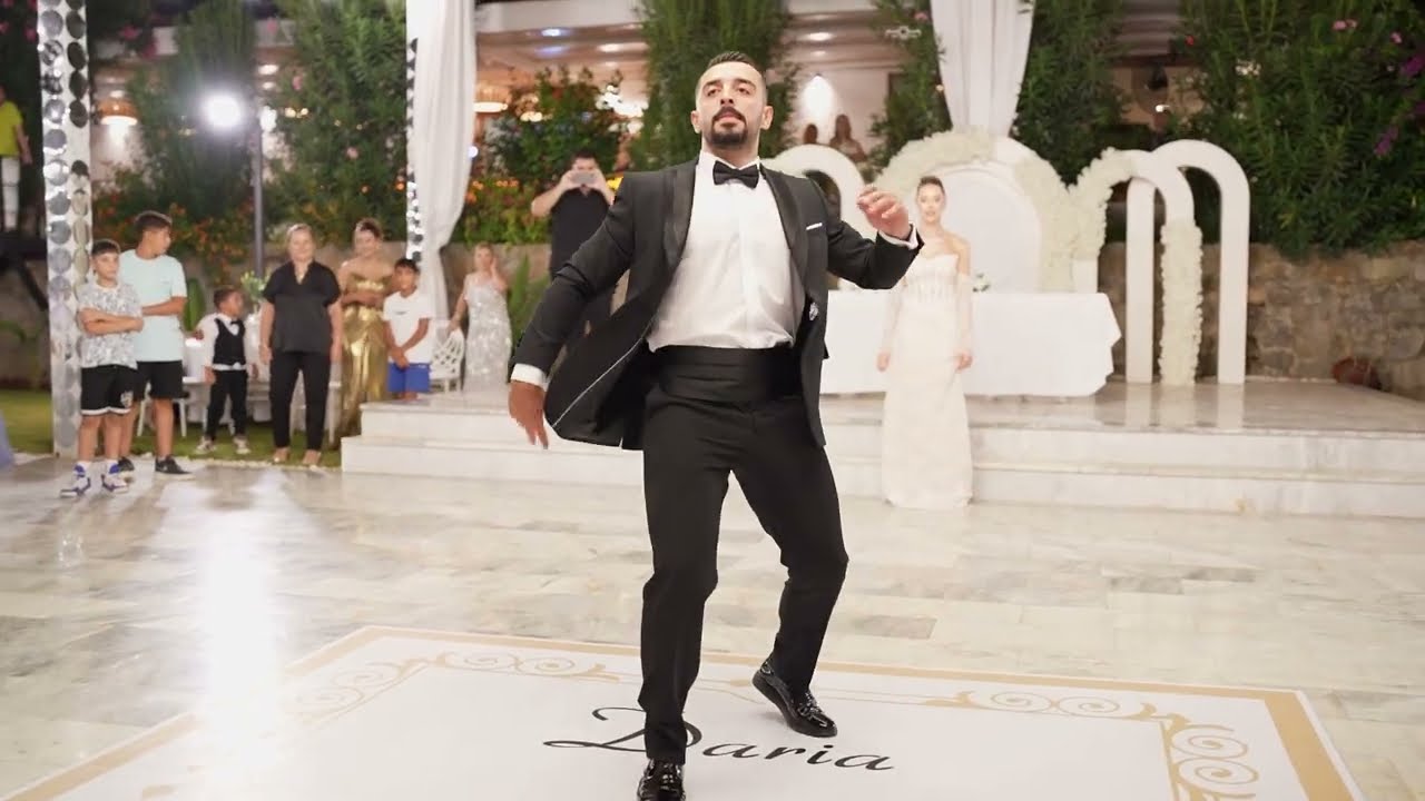 Ukraynalı Gelin Muğlalı Damat Zeybek Gösterisi