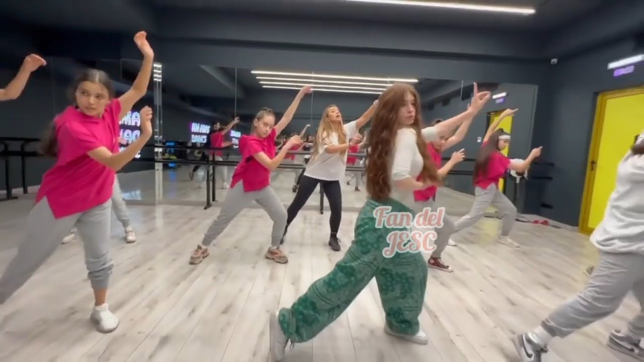 Mal&eacute;na (🇦🇲 JESC 2021🥇) dancing to a demo version of Qami Qami (November 2021 rehearsals)