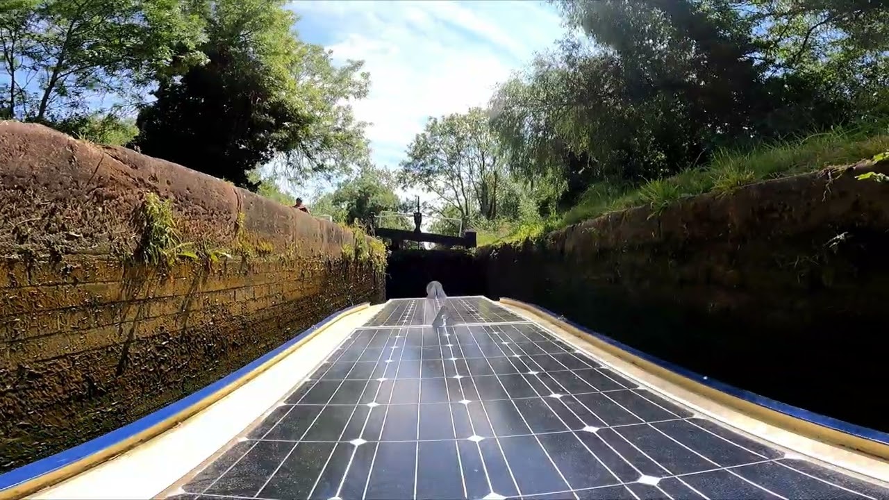 Narrowboat Journey - Stratford Canal Timelapse