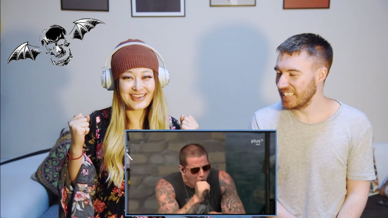 AVENGED SEVENFOLD - WELCOME TO THE FAMILY (LIVE) *COUPLE REACTION*