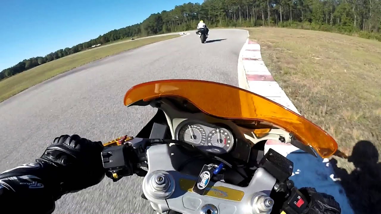 Buell XB12R chasing Yamaha R6 Jennings GP
