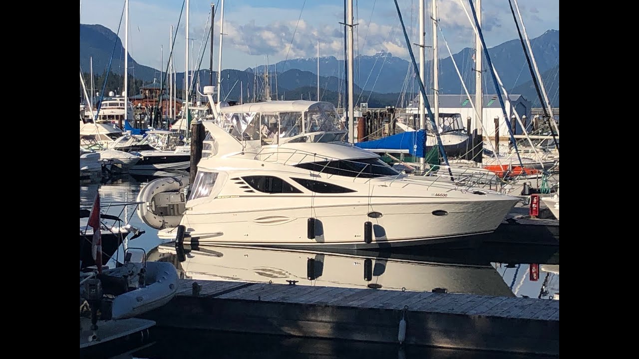 Продается яхта Silverton 38 Sport Bridge 2006 года выпуска, в отличном состоянии.