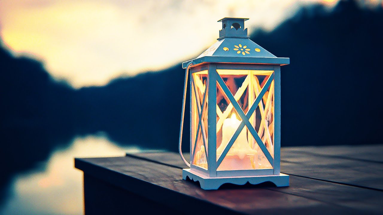 Modeling and Rendering an Autumn Lantern - Blender 2.8 Beginner Tutorial