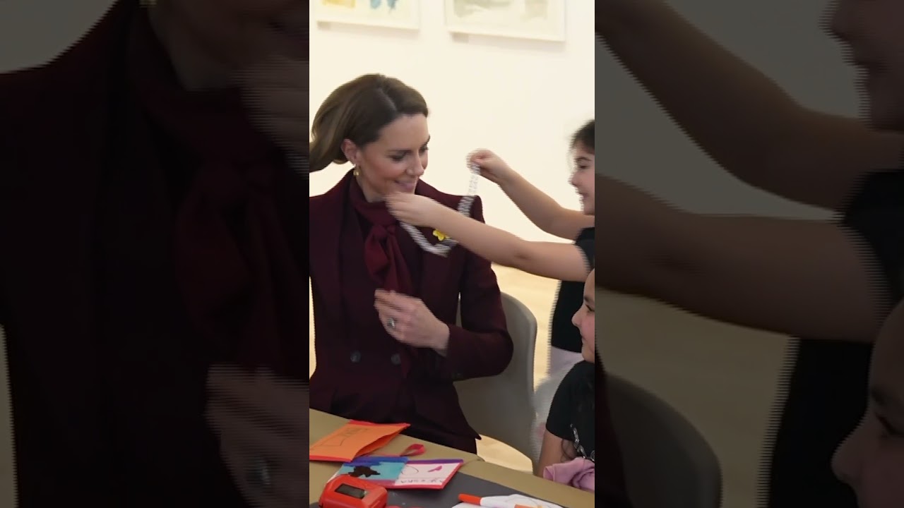 A surprise gift for Princess Kate  #princesscatherine  #britishroyalfamily #britishroyalty