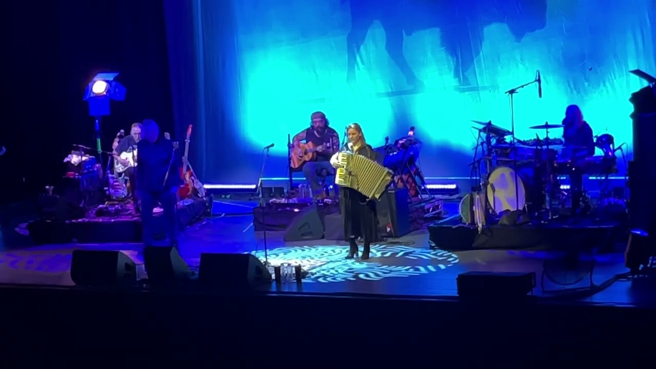 Robert Plant and Saving Grace ft. Suzi Dian - The Rain Song, live in Portoroz, Slovenia