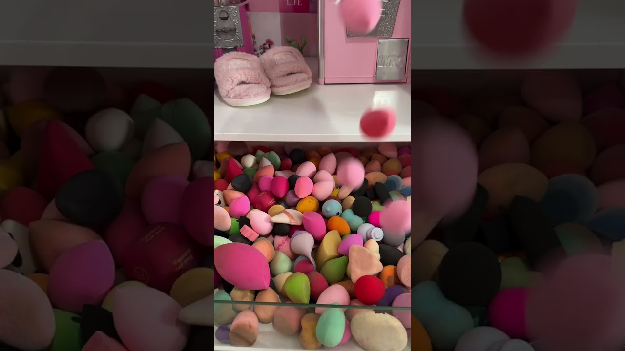 What&rsquo;s a few more?! #makeupsponges #sponges #beautysponge #sponge #beautyblender