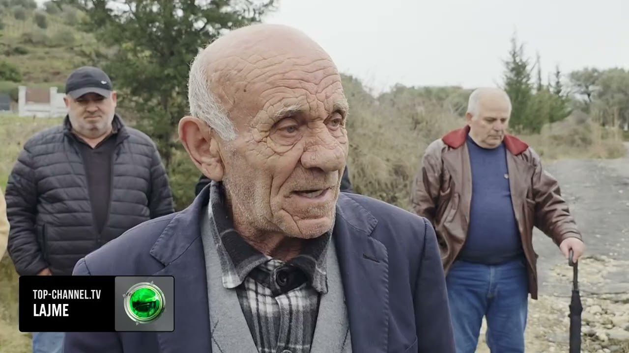 Top Channel/ Protestë për rrugën në varreza/ Banorët:Terren i vështirë, nuk çojmë dot arkëmortet