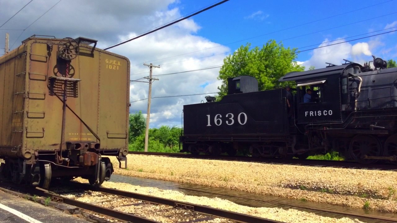Frisco 1630 Getting hooked up and inside Frisco 1630 - Union, IL