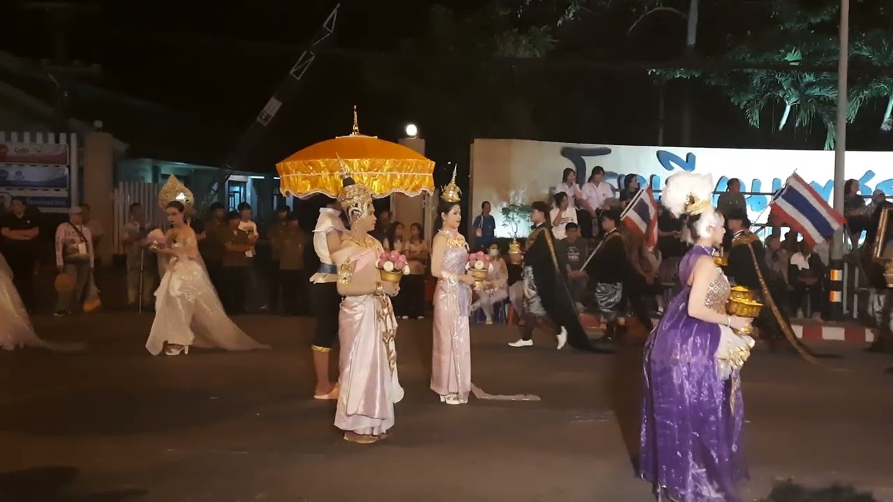 ขบวนรถบุปผชาตินางรำและชนเผ่าม้งเขาค้อสวยงาม งานกาชาดมะขามหวานนครบาลเพชรบูรณ์ ปี2569