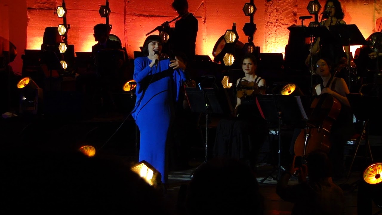 Mireille Mathieu en concert à Lacoste 26 juillet 2019        