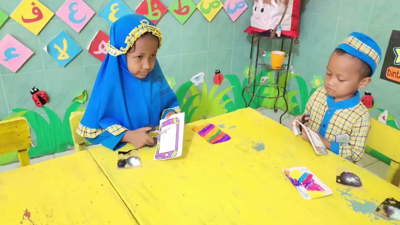 Topik alat komunikasi moderen hp