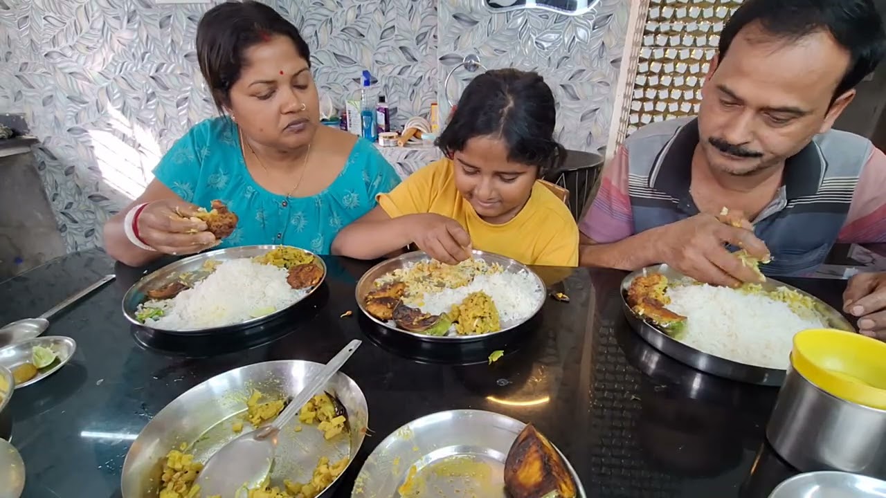 তোমরা এই পড়াটা কারা কারা খাও একটু কমেন্টে জানিও😋 #vlog 