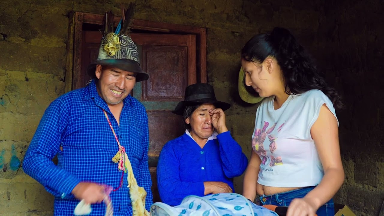 Mala madre abandona a su hijo recien nacido, para irse con su amante😭😡