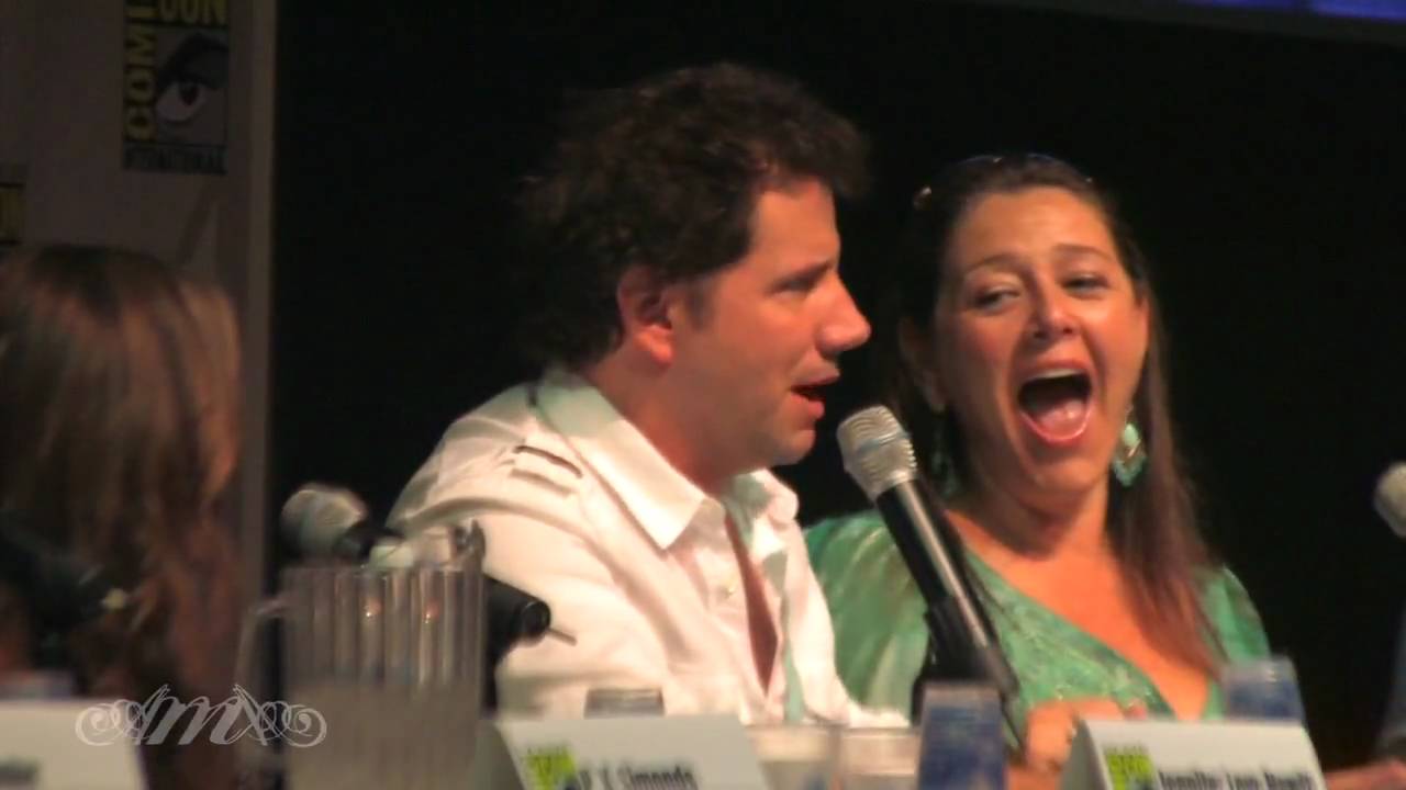 SDCC 2009: Ghost Whisperer - Practical Jokes on Cast / Forgetting Lines / Paranormal Experiences