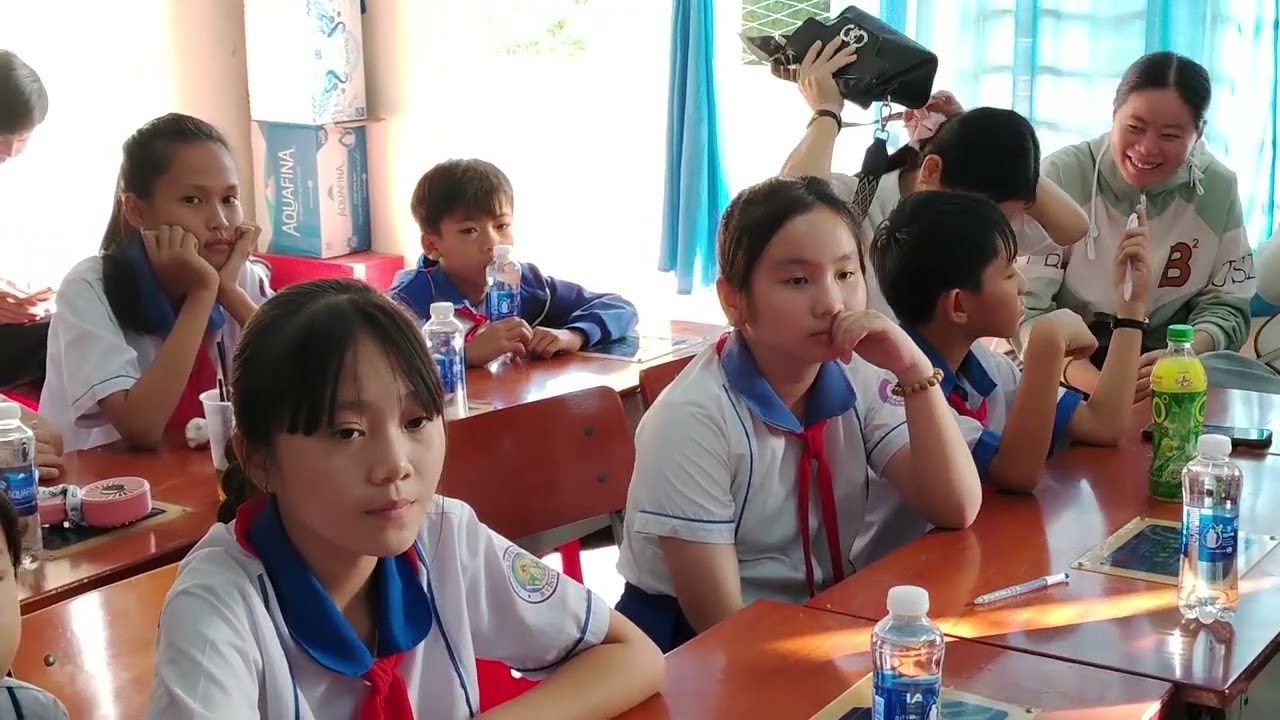 Học sinh xã Phú Hữu tham gia Hội thi hùng biện Tiếng Anh