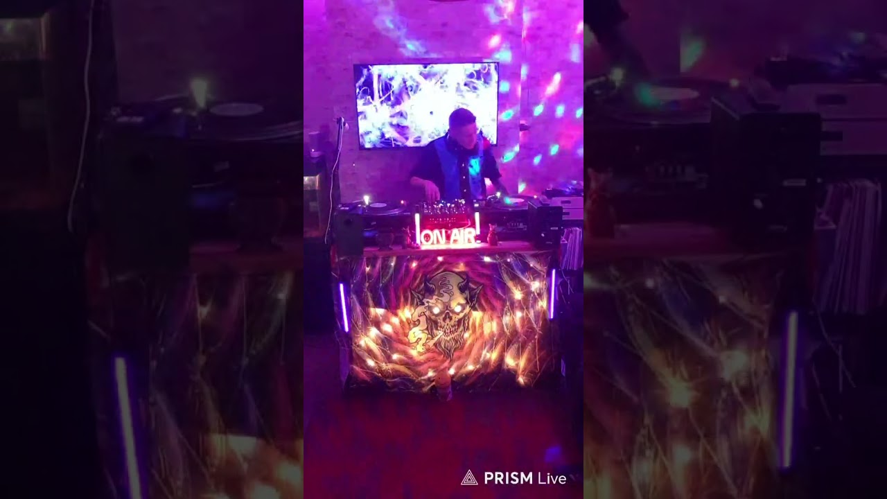 Hardcore rave: Saturday rinse out @OLDSKOOLUK #dancemusic #dj #backintheday #newrave #rave #