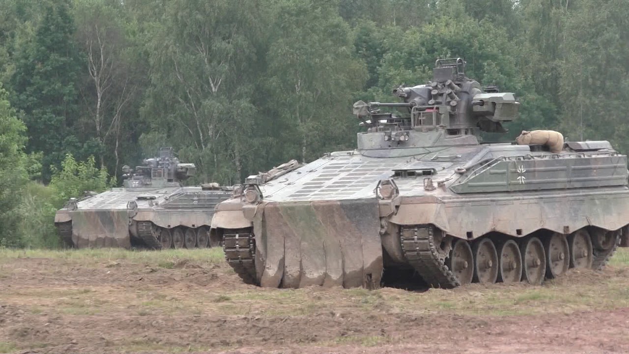 SPz Marder schie&szlig;t, dynamische Waffenschau im G&Uuml;Z 2017