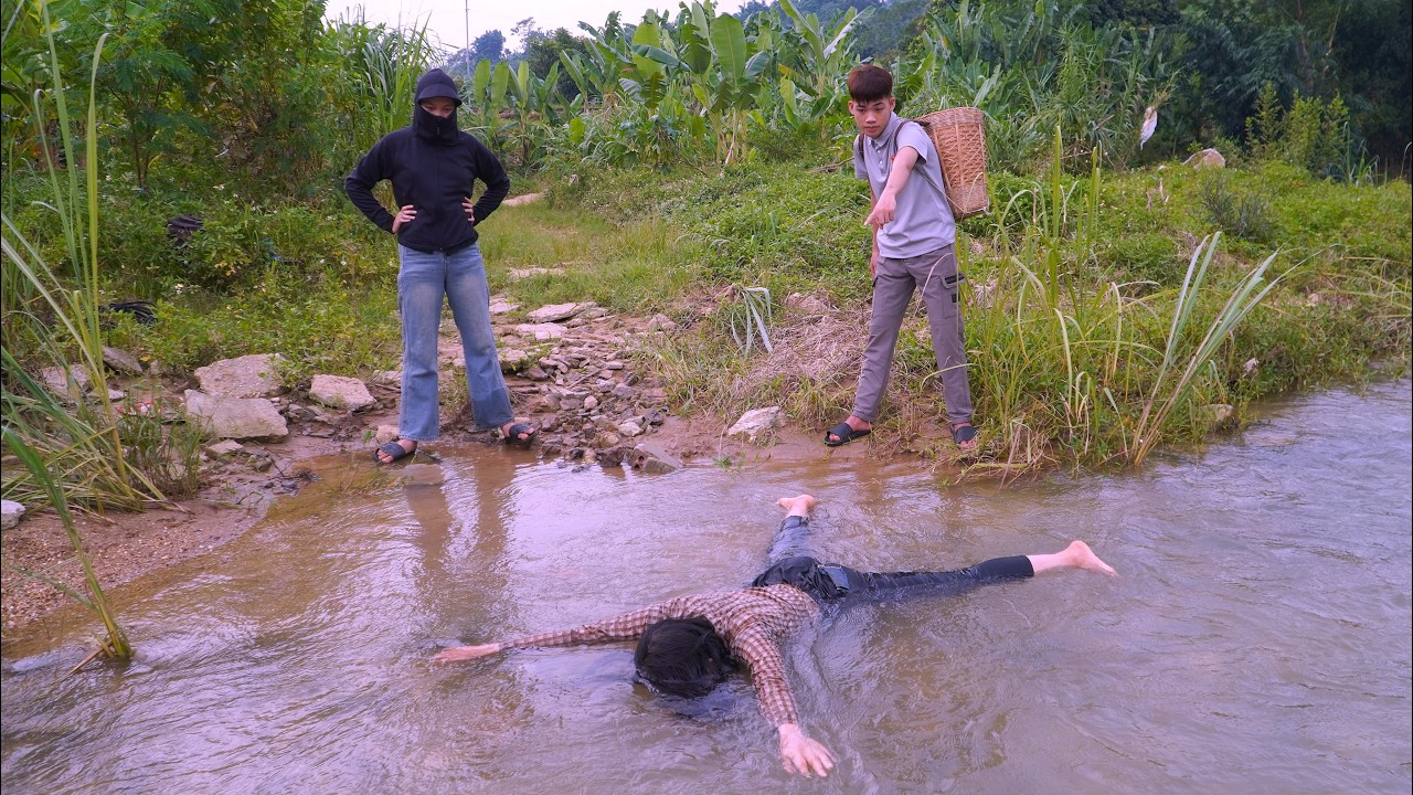 A single mother was kidnapped by thugs, and everyone is making an effort to find her.