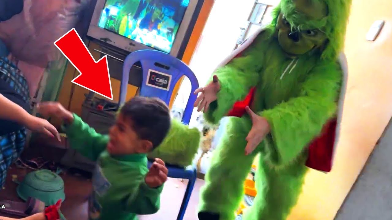 GLOGLO GRINCH APARECE POR NAVIDAD 😱