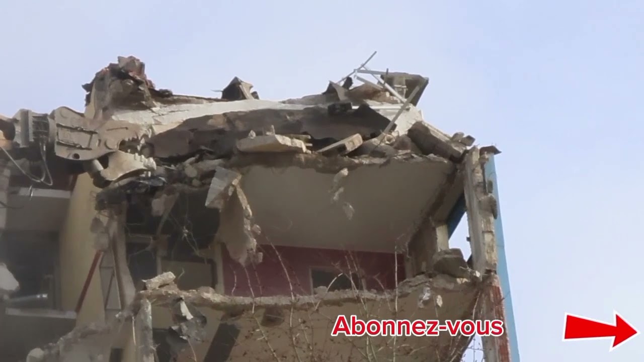 (J1)Suivi jour après jour de la démolition d’un immeuble situé rue Louis Rosier. Allonnes 