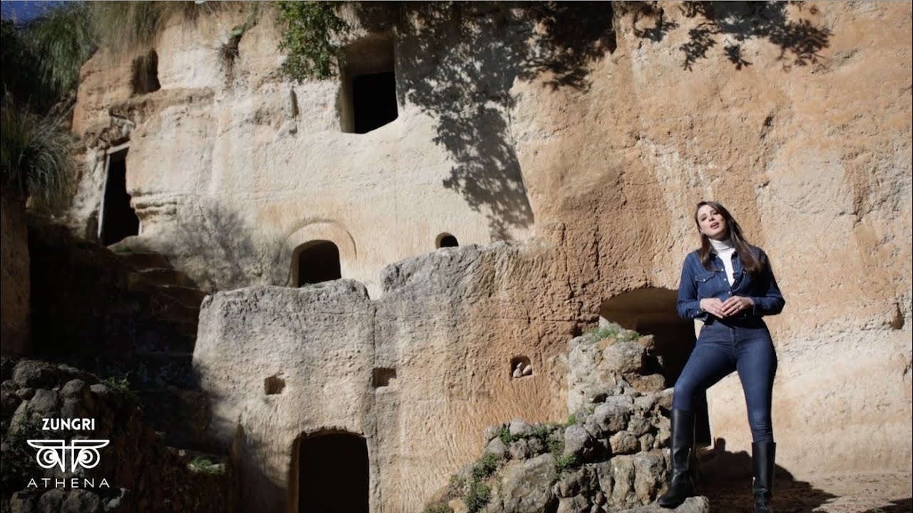 Le Avventure di Athena - Francesca Russo - Pentedattilo, Grotte di Zungri, Capo Vaticano