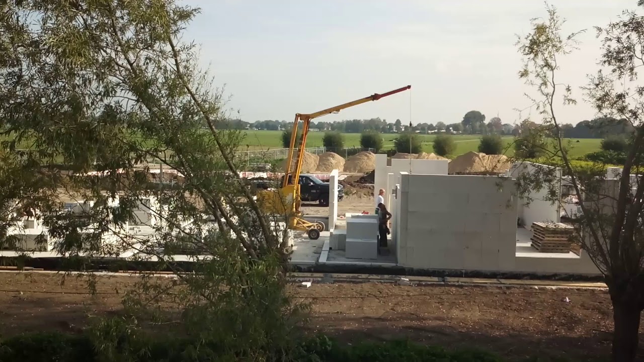 Kalkzandsteen blokken plaatsen