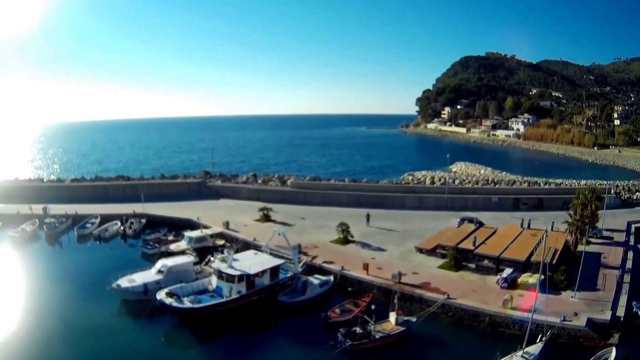 In Volo con Drone HD sul Porto di San Nicola, Agnone Cilento