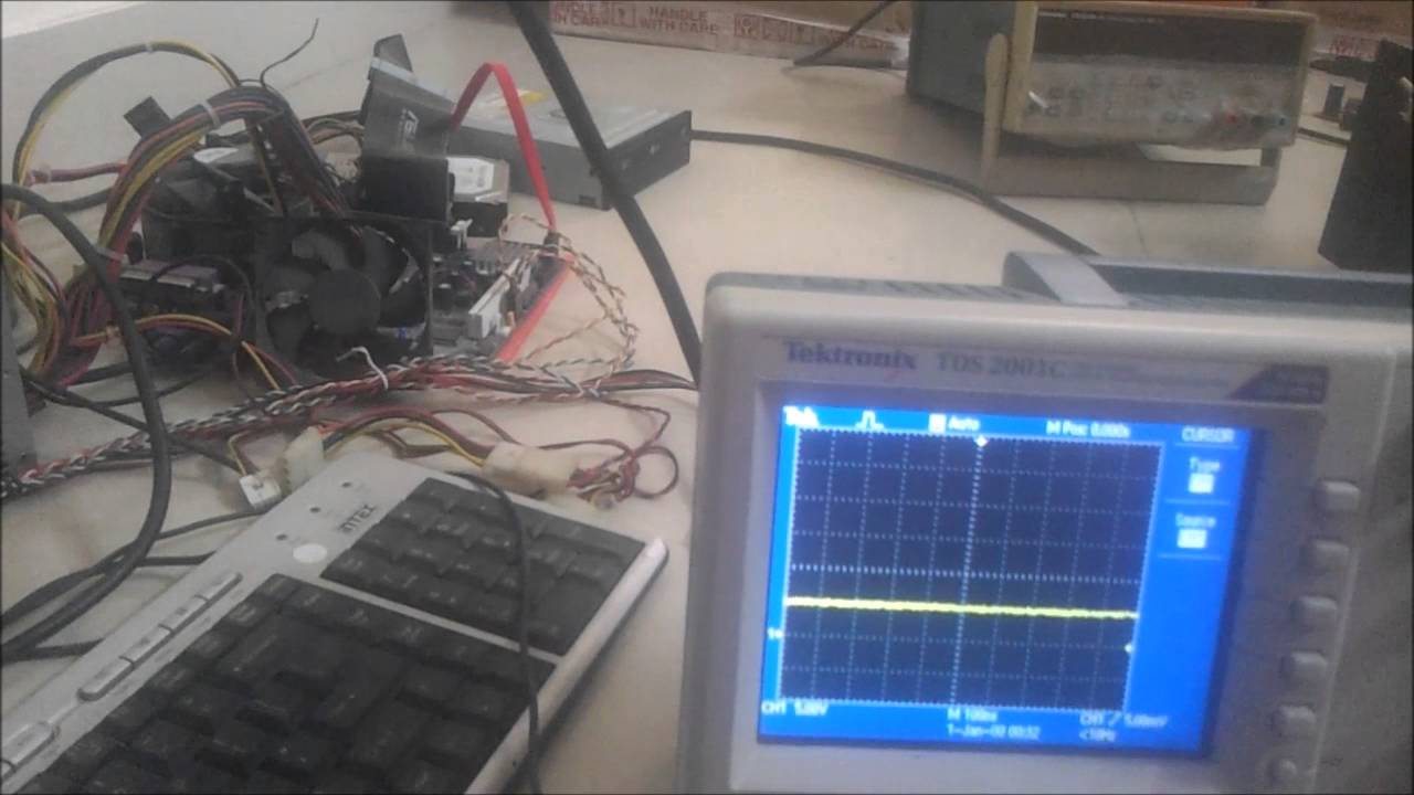 Grundy Newbrain BASIC AD 8 Bit Computer Repair - Oscilloscope Probe of the new CPU socket.